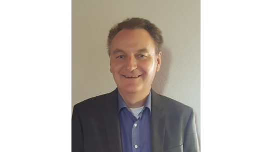 Portraitfoto von Christoph Becker
