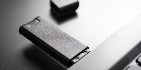 USB-Stick im Laptop USB-Stick steckend in einem Laptop.